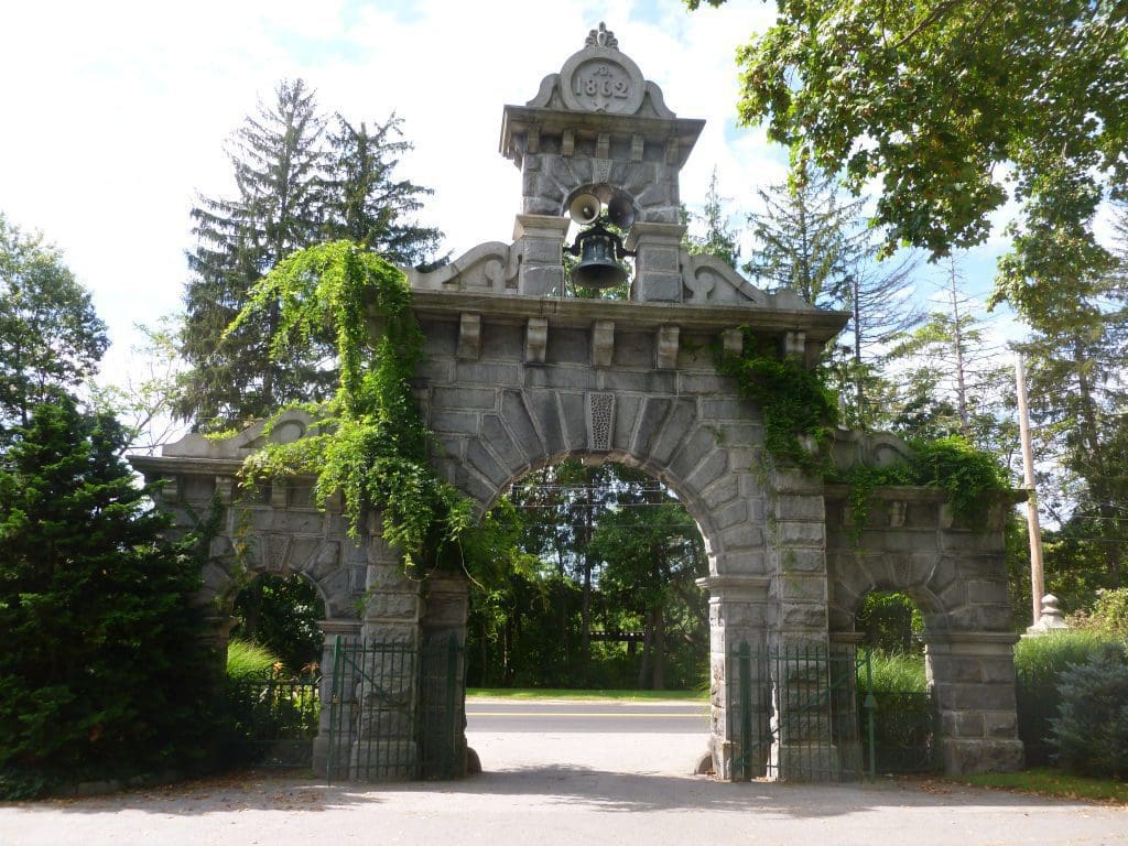 lowell cemetery gate