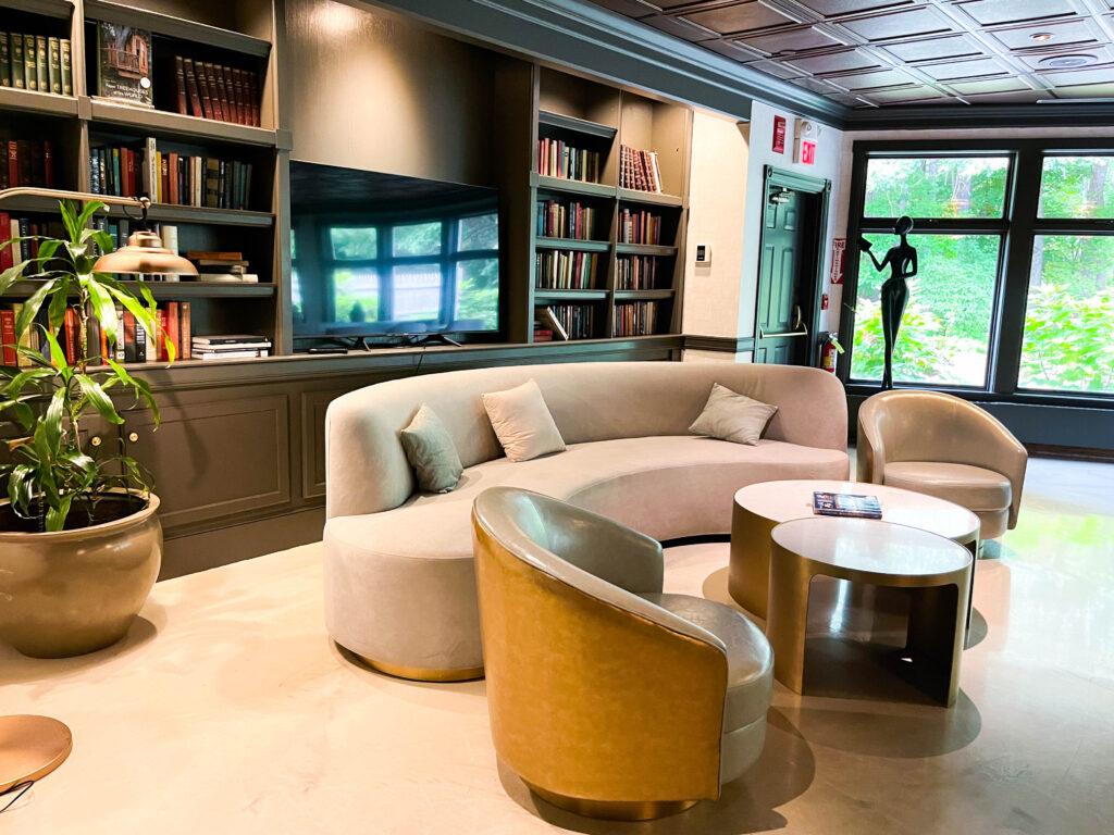 Chateau Merrimack Resort & Spa