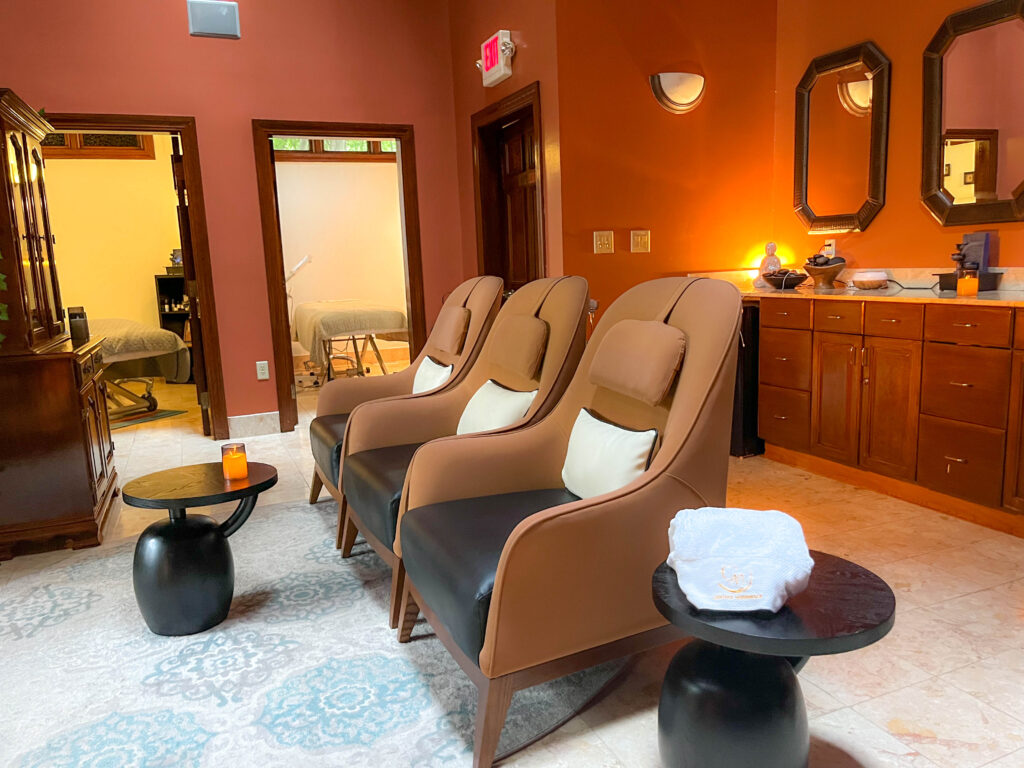 Chateau Merrimack Resort & Spa